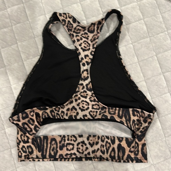 Onzie - Picture 2 of 2